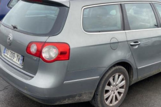 Pare boue avant gauche VOLKSWAGEN PASSAT 5