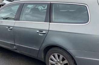 Pare boue avant gauche VOLKSWAGEN PASSAT 5