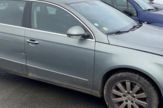 Pare boue avant gauche VOLKSWAGEN PASSAT 5