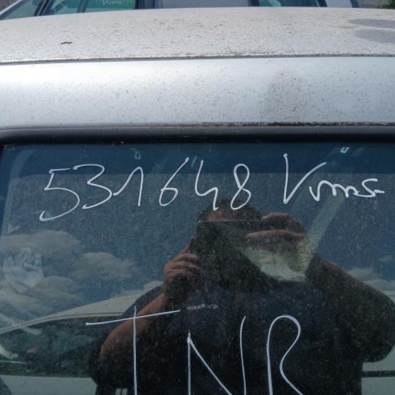 Poignee porte coffre VOLKSWAGEN GOLF 4 Photo n°18