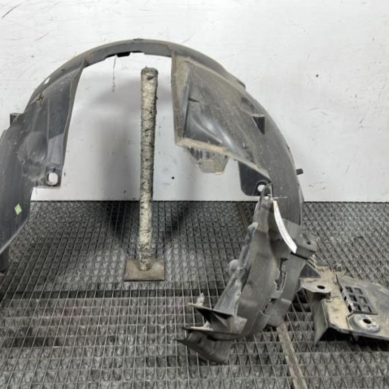 Pare boue avant gauche DACIA SANDERO 2 Photo n°1