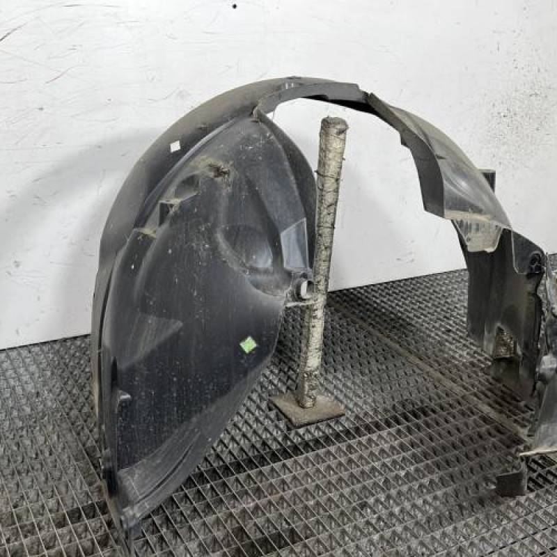 Pare boue avant gauche DACIA SANDERO 2 Photo n°2