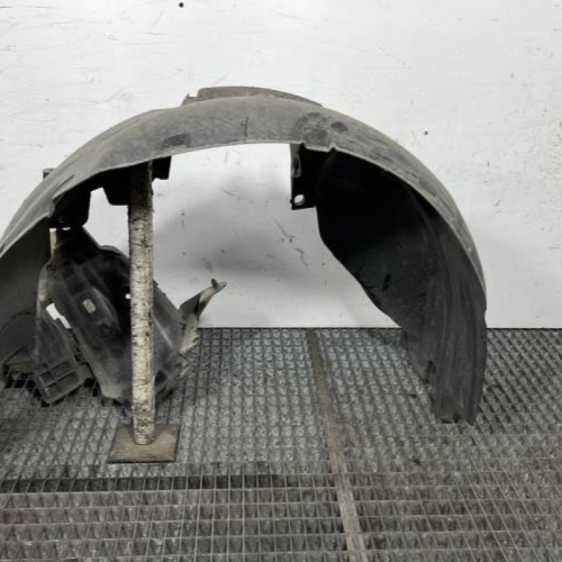 Pare boue avant gauche DACIA SANDERO 2 Photo n°4