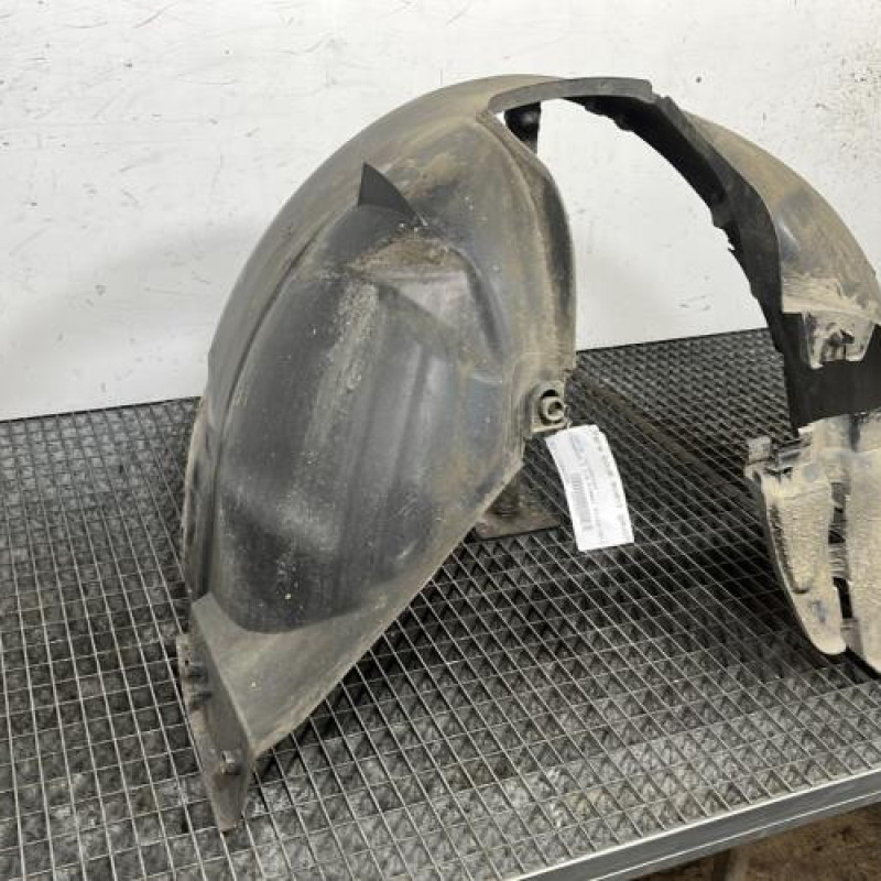 Pare boue avant gauche DACIA SANDERO 1 Photo n°2