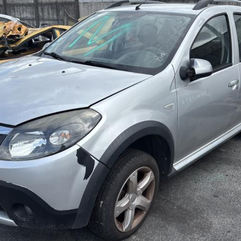 Pare boue avant gauche DACIA SANDERO 1 Photo n°5