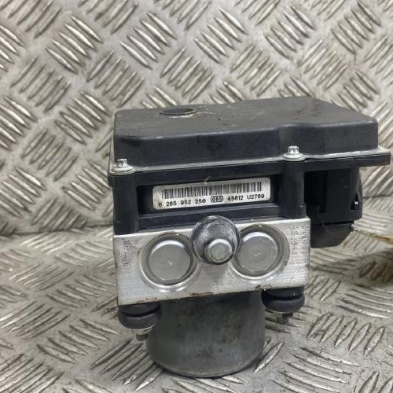 Bloc ABS (freins anti-blocage) OPEL CORSA D Photo n°1