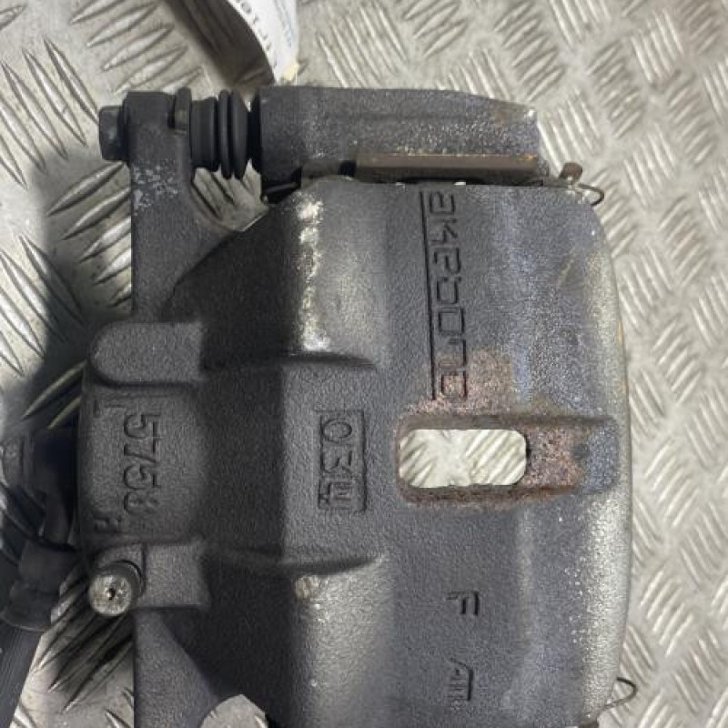 Etrier avant droit (freinage) NISSAN QASHQAI 2 Photo n°3