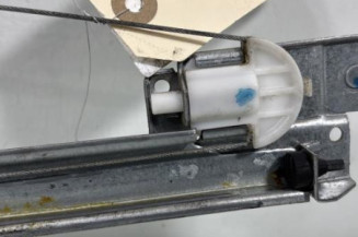 Leve vitre electrique avant droit RENAULT TRAFIC 2