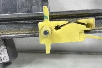 Leve vitre electrique avant droit RENAULT TRAFIC 2