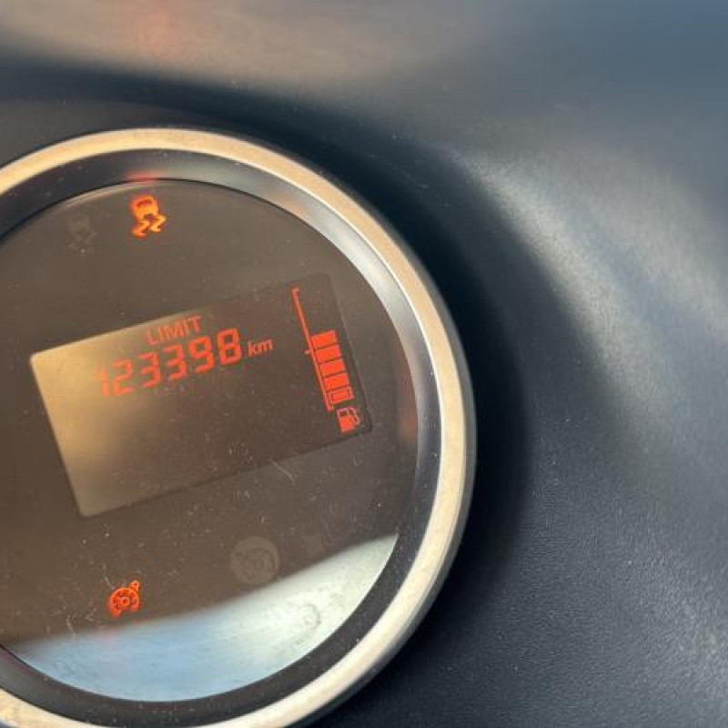 Reservoir essence DACIA SANDERO 2 Photo n°18