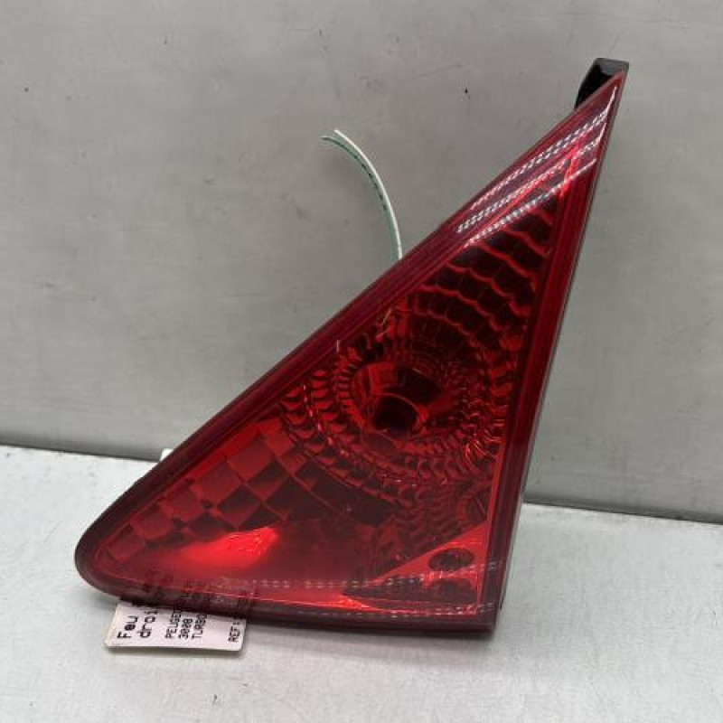 Feu arriere secondaire droit (feux) PEUGEOT 3008 1 Photo n°1