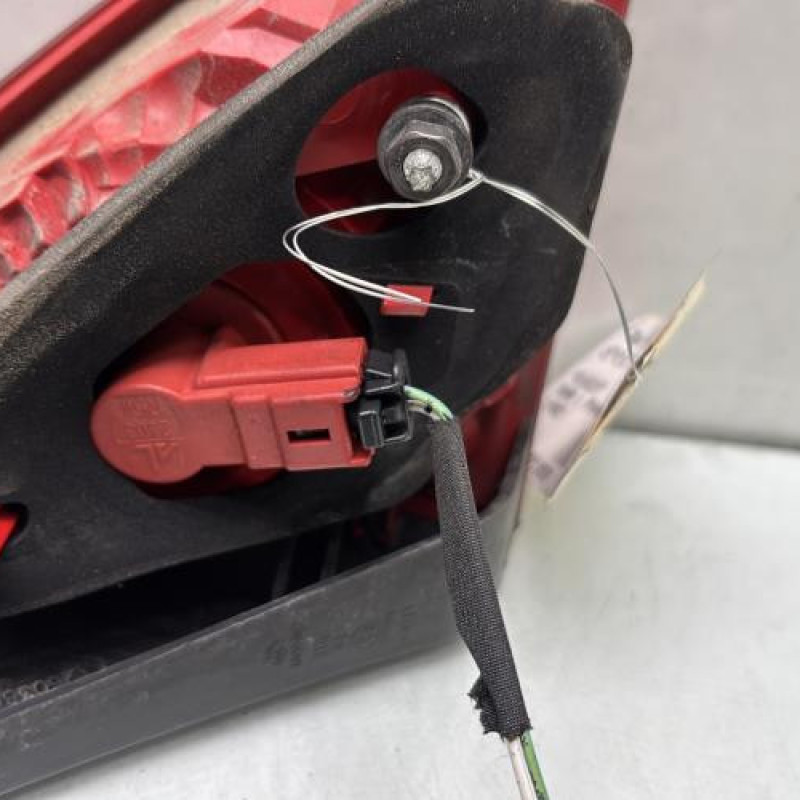 Feu arriere secondaire droit (feux) PEUGEOT 3008 1 Photo n°3