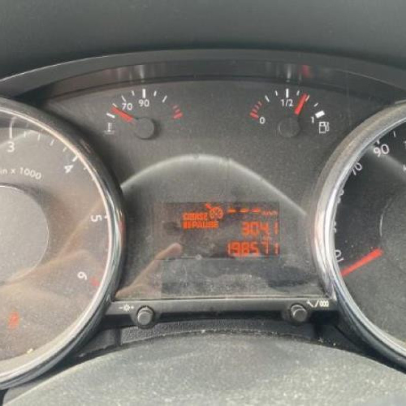 Feu arriere secondaire gauche (feux) PEUGEOT 3008 1 Photo n°4