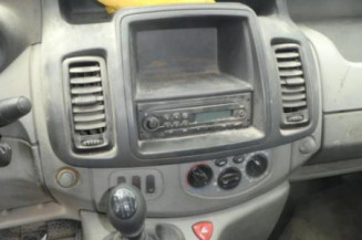 Feu de recul gauche RENAULT TRAFIC 2