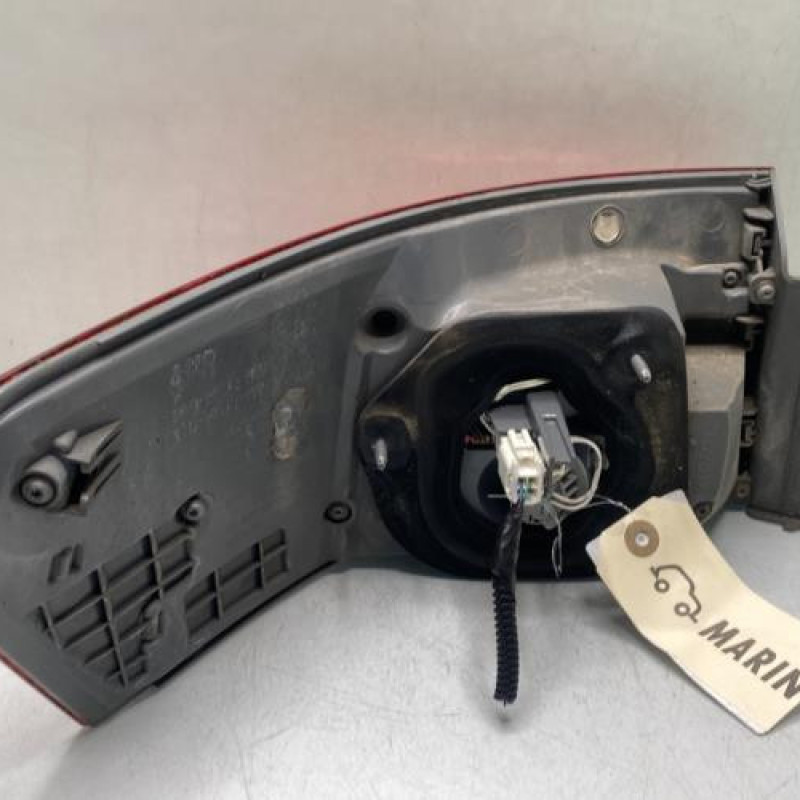 Feu arriere principal droit (feux) TOYOTA AVENSIS 3 Photo n°2