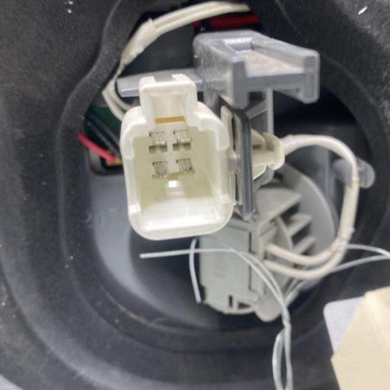 Feu arriere principal droit (feux) TOYOTA AVENSIS 3 Photo n°3