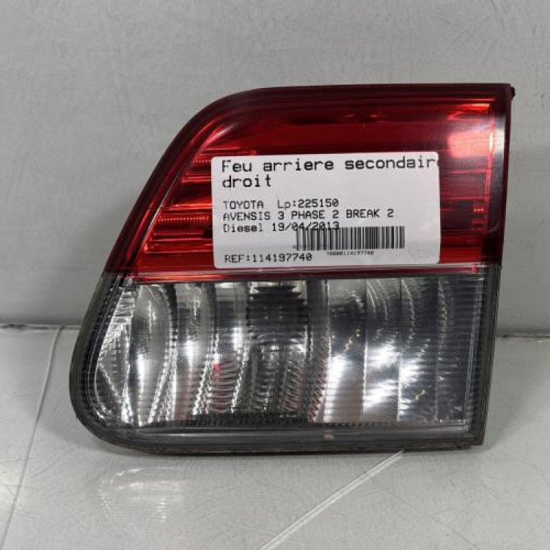 Feu arriere secondaire droit (feux) TOYOTA AVENSIS 3 Photo n°1