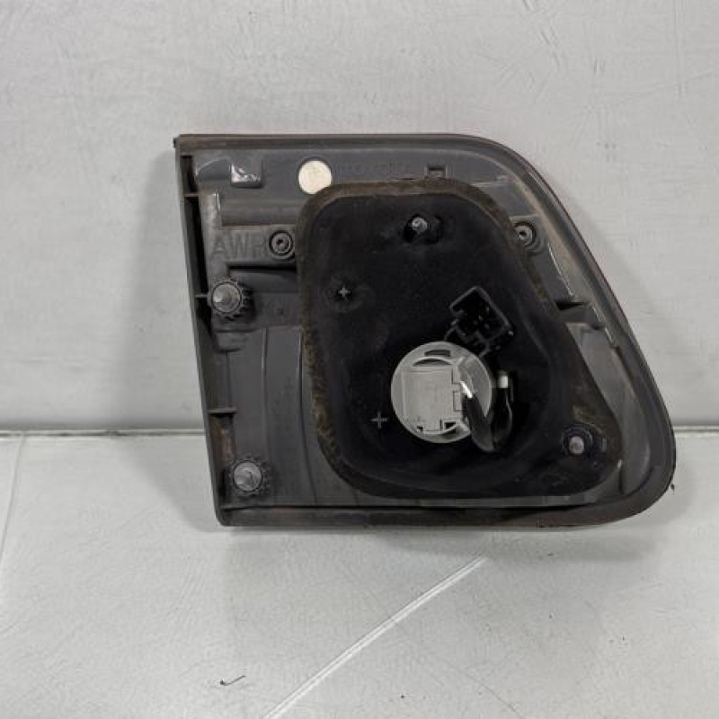 Feu arriere secondaire droit (feux) TOYOTA AVENSIS 3 Photo n°2