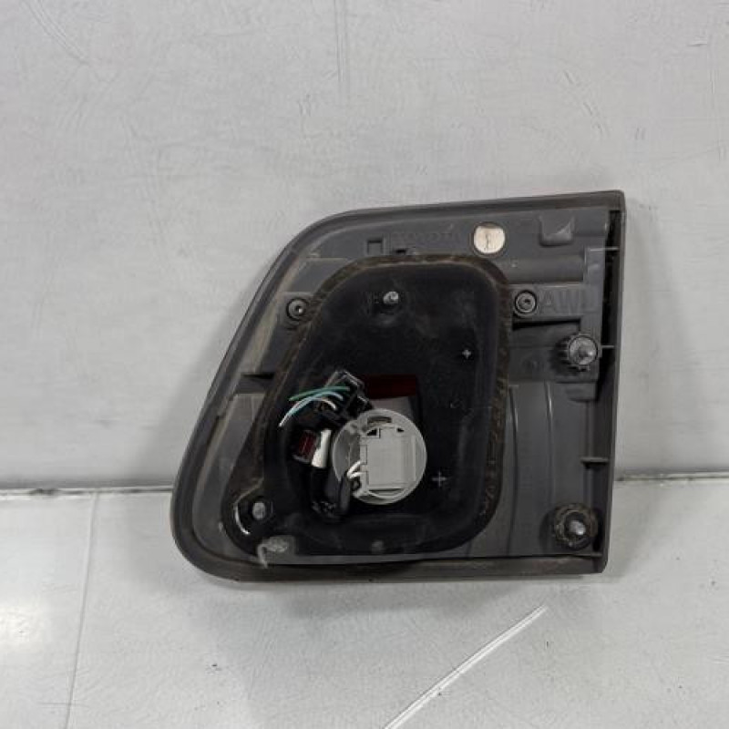 Feu arriere secondaire gauche (feux) TOYOTA AVENSIS 3 Photo n°2