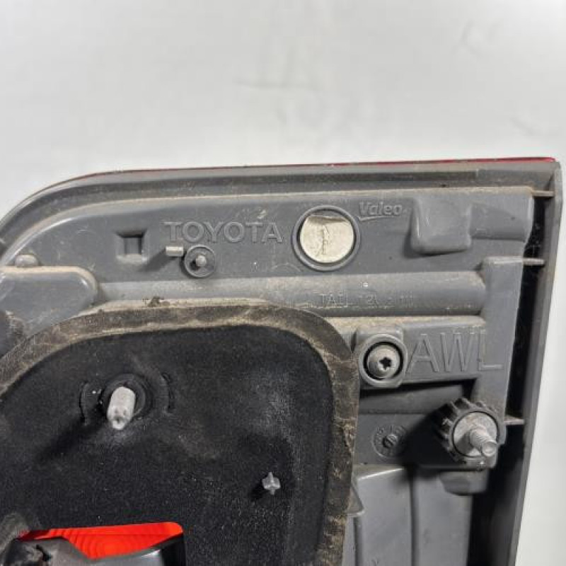 Feu arriere secondaire gauche (feux) TOYOTA AVENSIS 3 Photo n°4