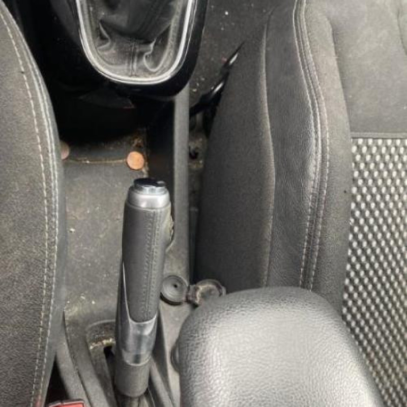 Pare choc arriere CITROEN DS3 Photo n°17