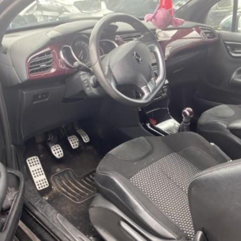 Pare choc arriere CITROEN DS3 Photo n°20