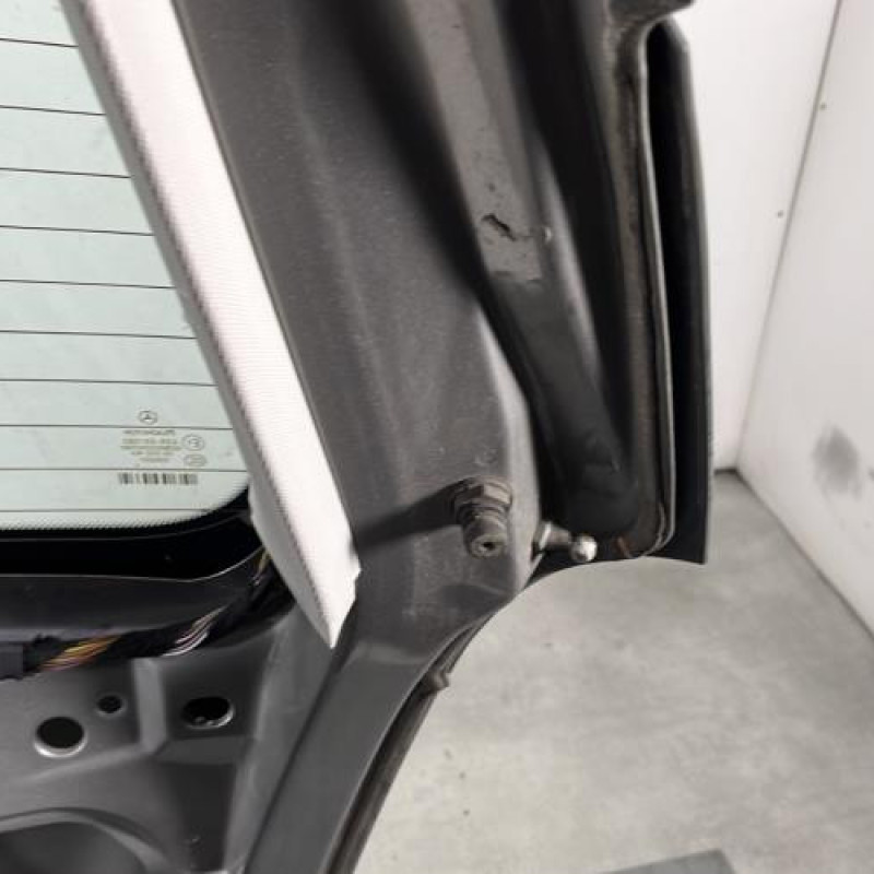 Malle/Hayon arriere MERCEDES CLASSE A 169 Photo n°10