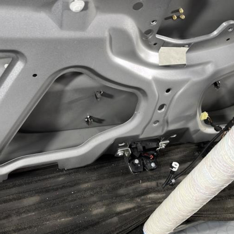 Malle/Hayon arriere MERCEDES CLASSE A 169 Photo n°12