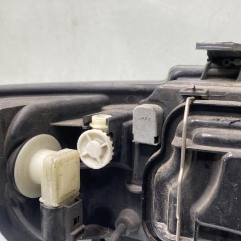 Optique avant principal gauche (feux)(phare) SEAT TOLEDO 2 Photo n°4