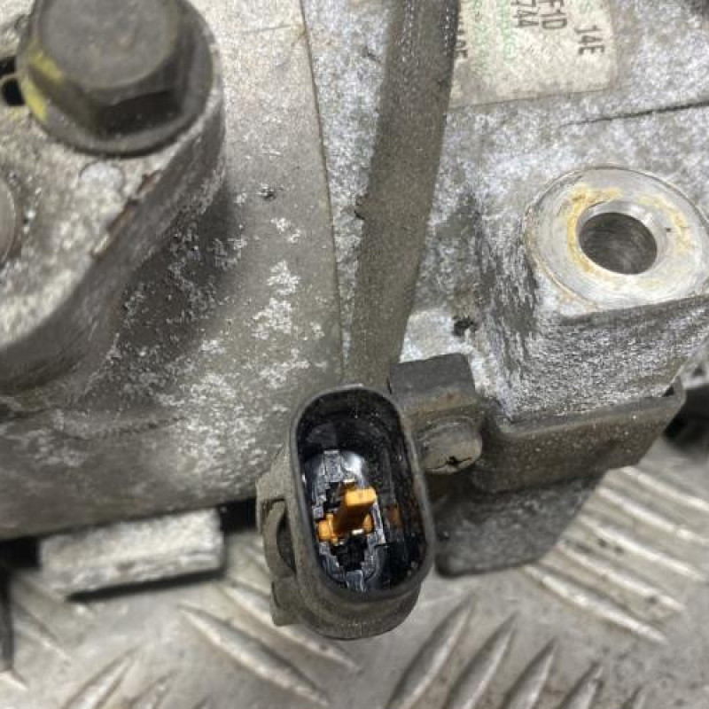 Compresseur clim KIA CEE-D 2 Photo n°2