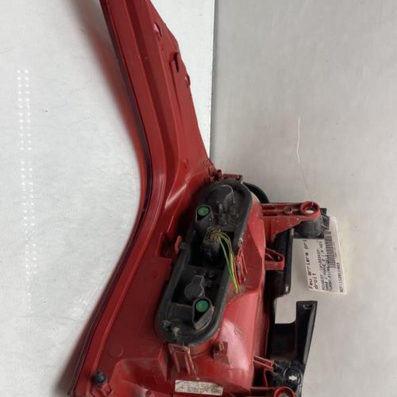 Feu arriere principal droit (feux) PEUGEOT 5008 1 Photo n°2