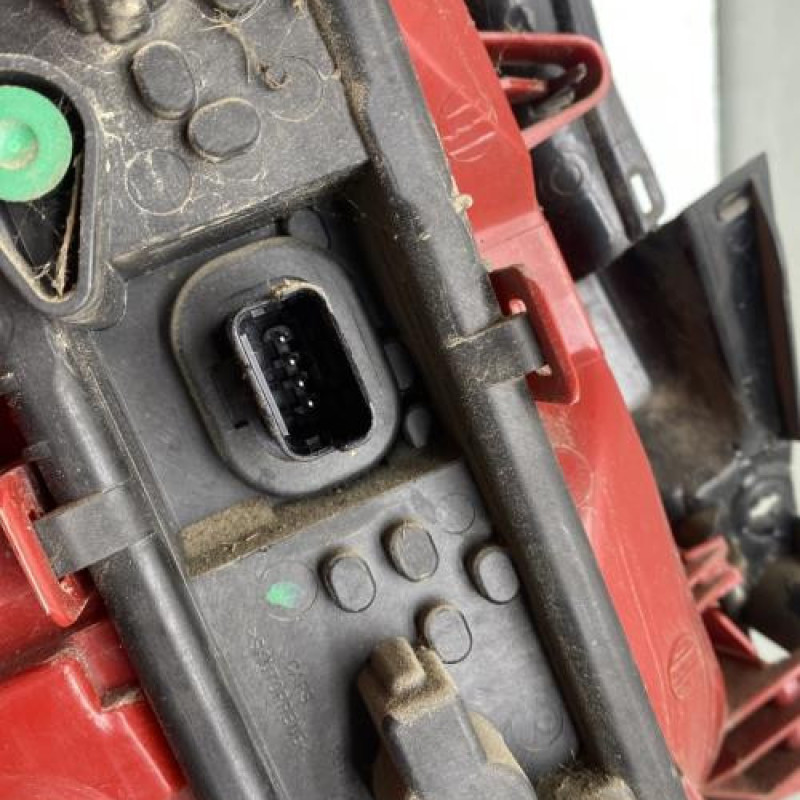 Feu arriere principal droit (feux) PEUGEOT 5008 1 Photo n°3