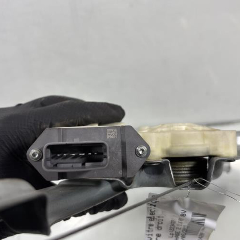 Leve vitre electrique arriere droit PEUGEOT 5008 1 Photo n°4