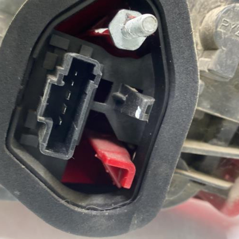 Feu arriere principal gauche (feux) PEUGEOT 208 1 Photo n°3