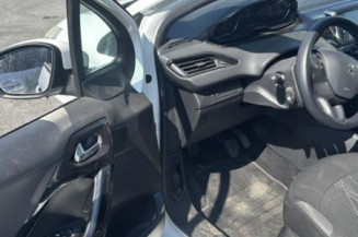 Ecran GPS PEUGEOT 208 1