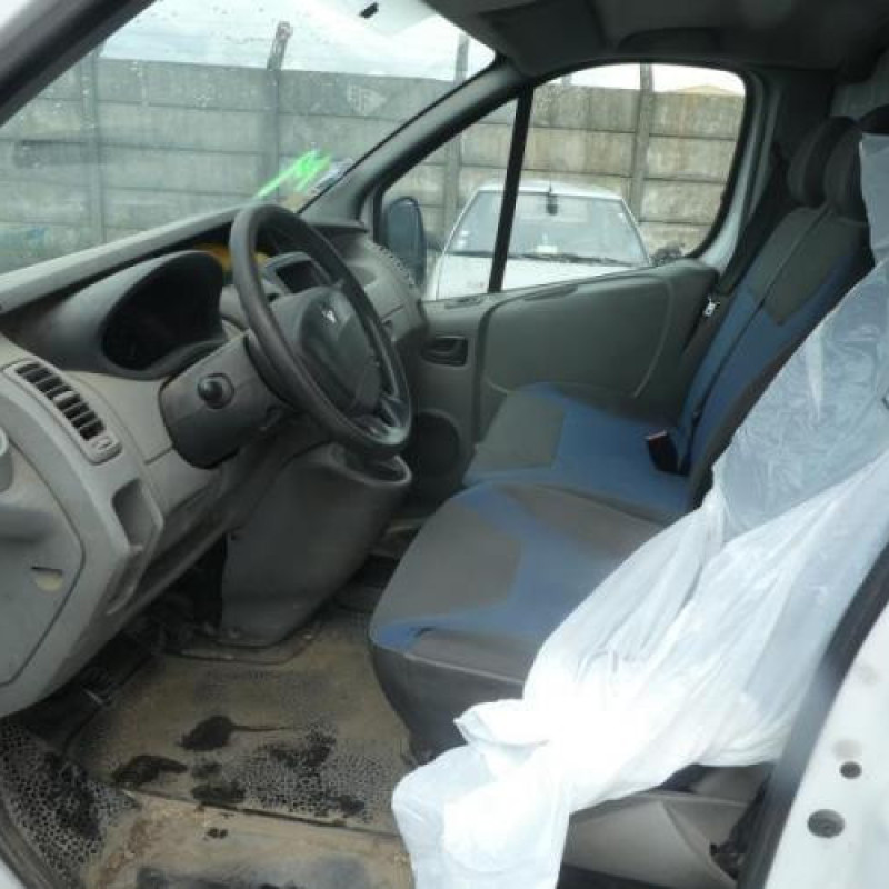 Crosse arriere droit RENAULT TRAFIC 2 Photo n°6