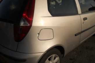 Pare choc arriere FIAT PUNTO 2