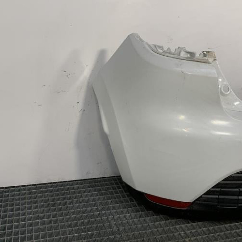 Pare choc arriere RENAULT CLIO 4 Photo n°1