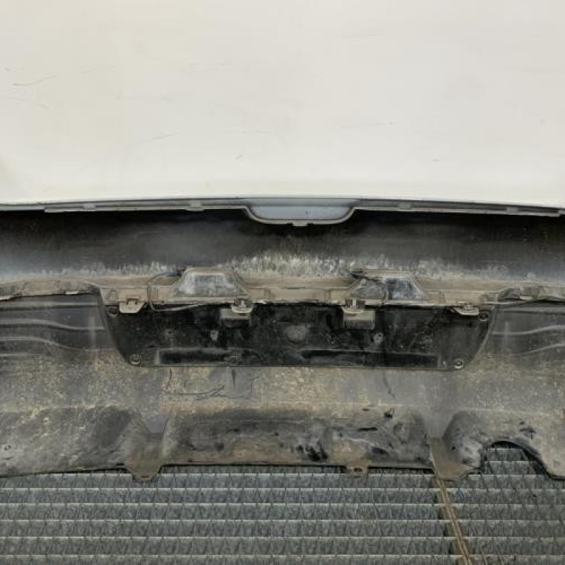 Pare choc arriere RENAULT CLIO 4 Photo n°4