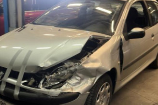 Pare choc arriere PEUGEOT 206