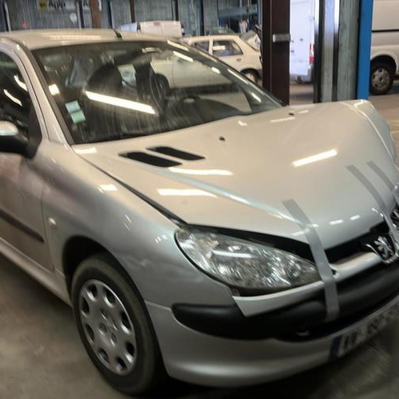Pare choc arriere PEUGEOT 206 Photo n°19