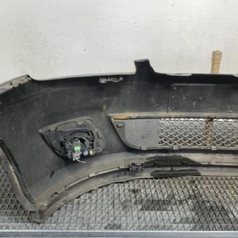 Pare choc avant FORD FIESTA 5 Photo n°2