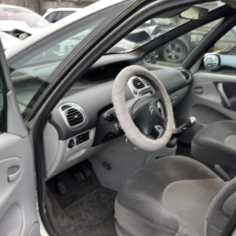 Moteur CITROEN XSARA PICASSO Photo n°9