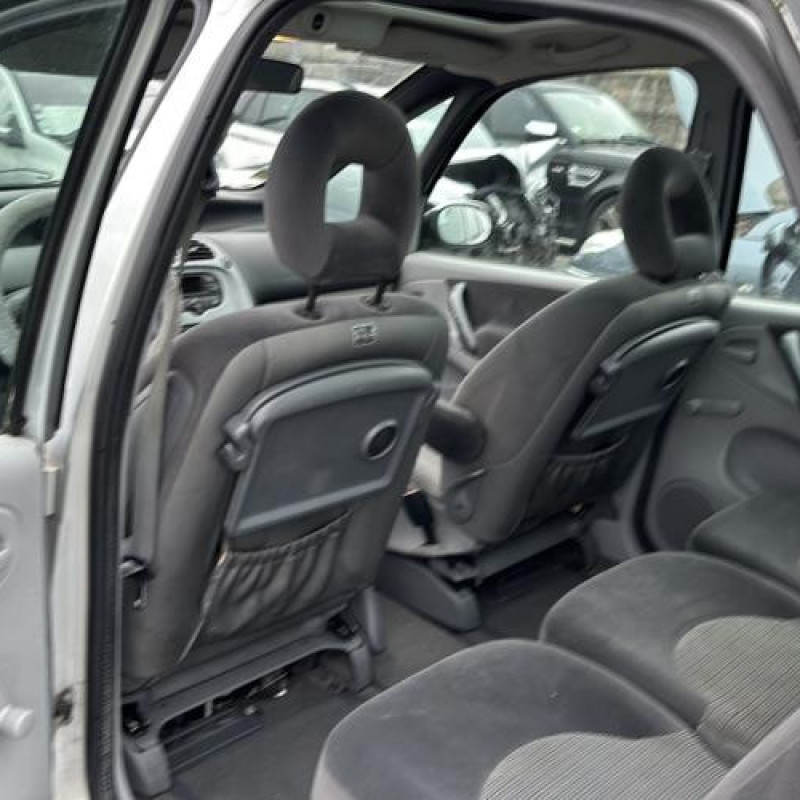 Moteur CITROEN XSARA PICASSO Photo n°10