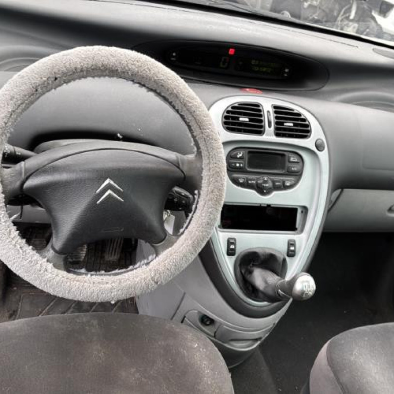 Moteur CITROEN XSARA PICASSO Photo n°12