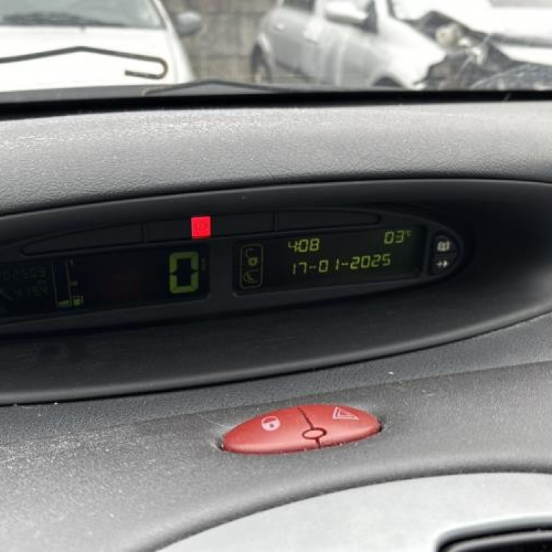 Moteur CITROEN XSARA PICASSO Photo n°19