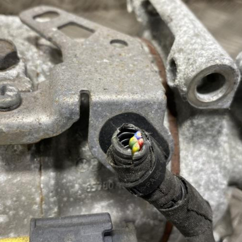 Compresseur clim PEUGEOT 5008 2 Photo n°3