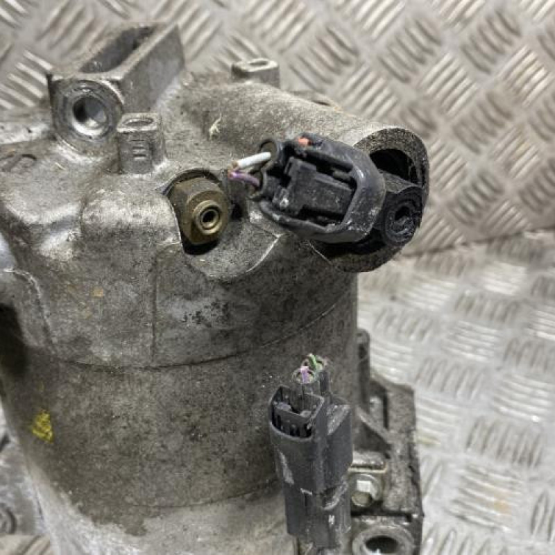 Compresseur clim FORD FOCUS 3 Photo n°2