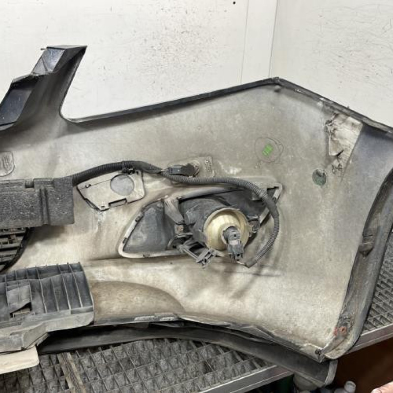 Pare choc avant OPEL ZAFIRA B Photo n°4