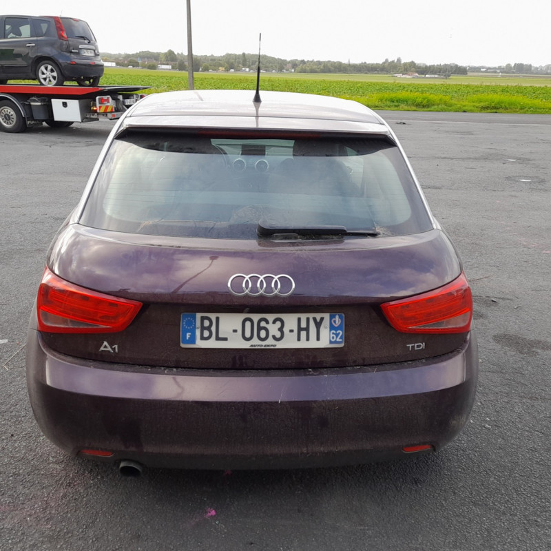 AUDI A1 1 PHASE 1 1.6 TDI - 16V TURBO Photo n°8